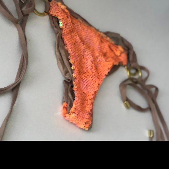 Beach Bunny Swimming Suit - Picture 6 of 11